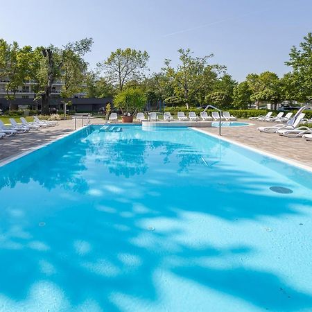 Admiral Pearl Apartment Siofok Luaran gambar