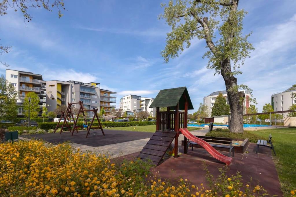 Admiral Pearl Apartment Siofok Luaran gambar