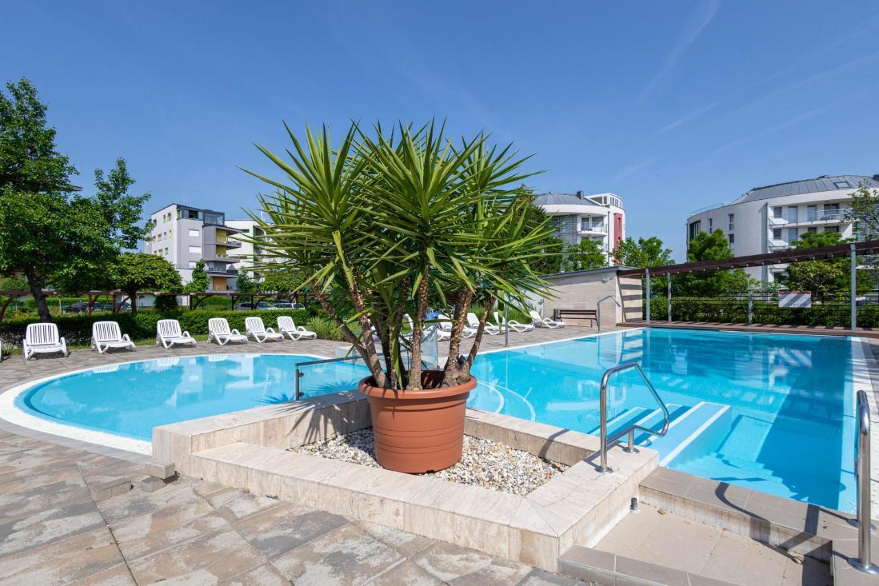Admiral Pearl Apartment Siofok Luaran gambar